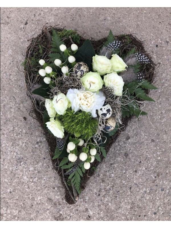Gul tætbundet sæsonbuket – friske blomster hos Fru P Gul tætbundet sæsonbuket – friske blomster hos Fru P