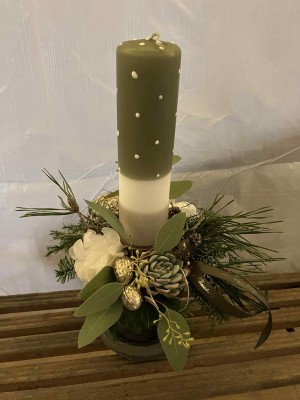 Juledekoration med 1 håndyppet bloklys - grøn